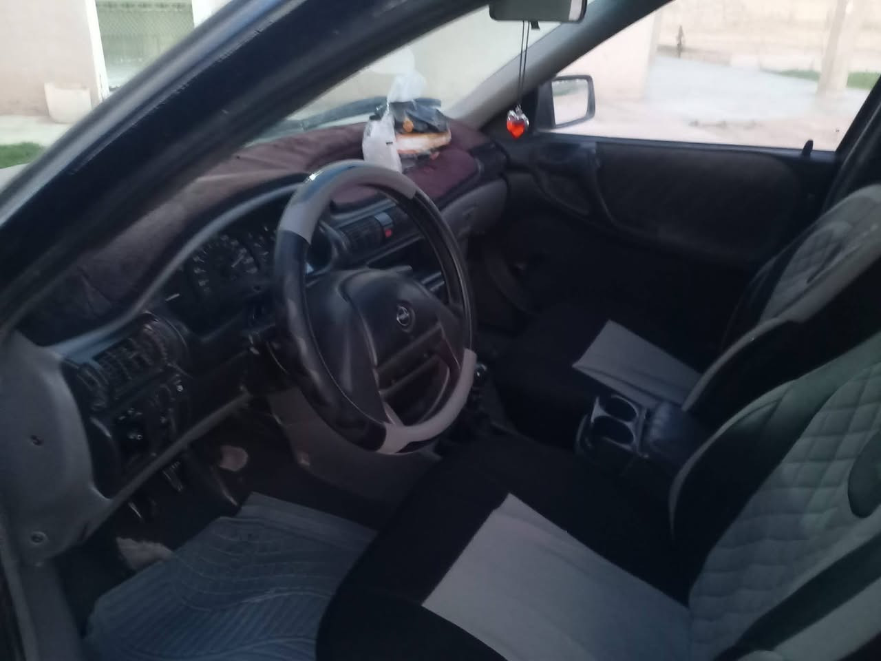 استرا للبيع حجم ١٦ موديل ٩٣ تريد وكالة او تحويل السيارة نظيفة معمرة قبل شهر السعر ٤٥ ورقة بيع أو معارض مع استرا استيشن اي استفسار  اتصال على الرقم ***********
