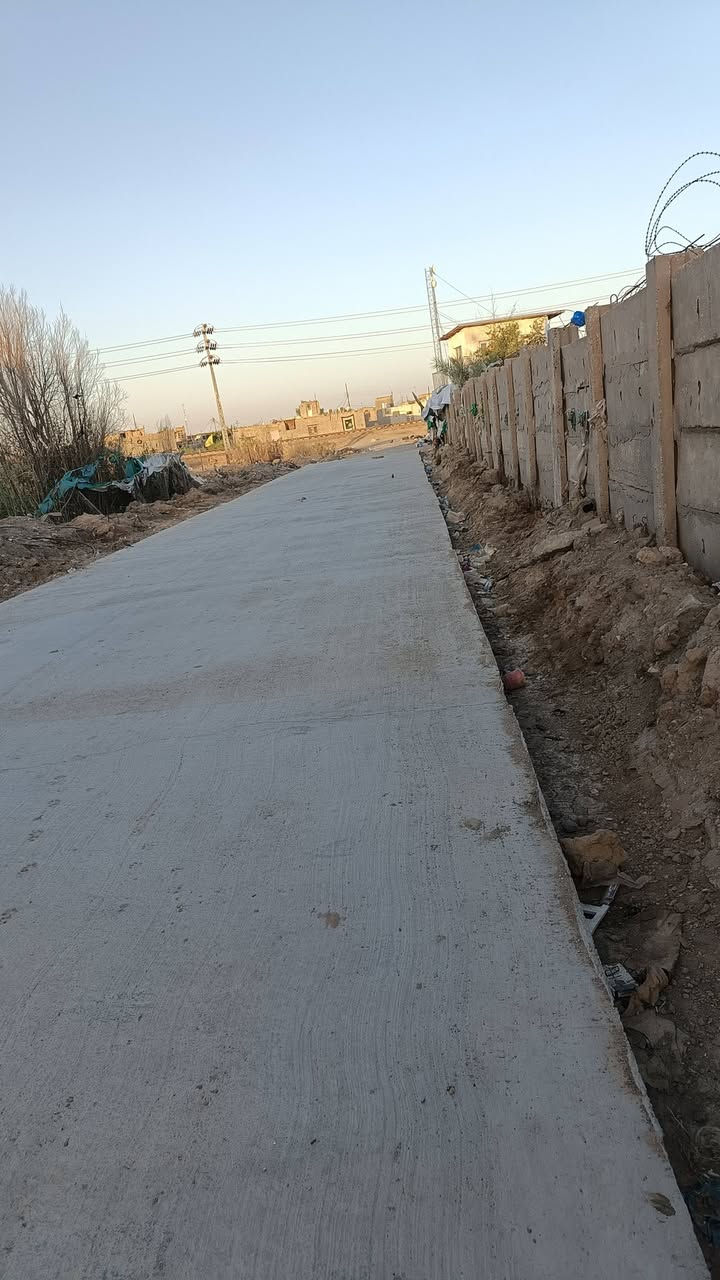 بيت لبيع ١٠٠ متر قرب مجسر السكان ***********
