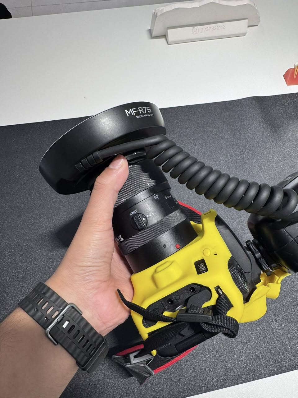 للبيع Canon 90D — كاميرا ممتازة لاطباء الاسنان وتصوير ريلات
كاميرا قوية وممتازة جداً للتصوير والفيديو، مناسبة خصوصاً لأطباء الأسنان والتصوير 

🔹 المواصفات:
‏• Canon 90D  32.5ميكا بكسل 
•فور كي فديو 4k
• عدسة Tokina Macro  
‏• Ring Flash  
• عدسة Canon 18-135  

الكاميرا استخدام نظيف جداً وتشتغل بكفاءة عالية، وجاهزة للاستخدام مباشرة.

📍الموقع: البصرة  
***********
