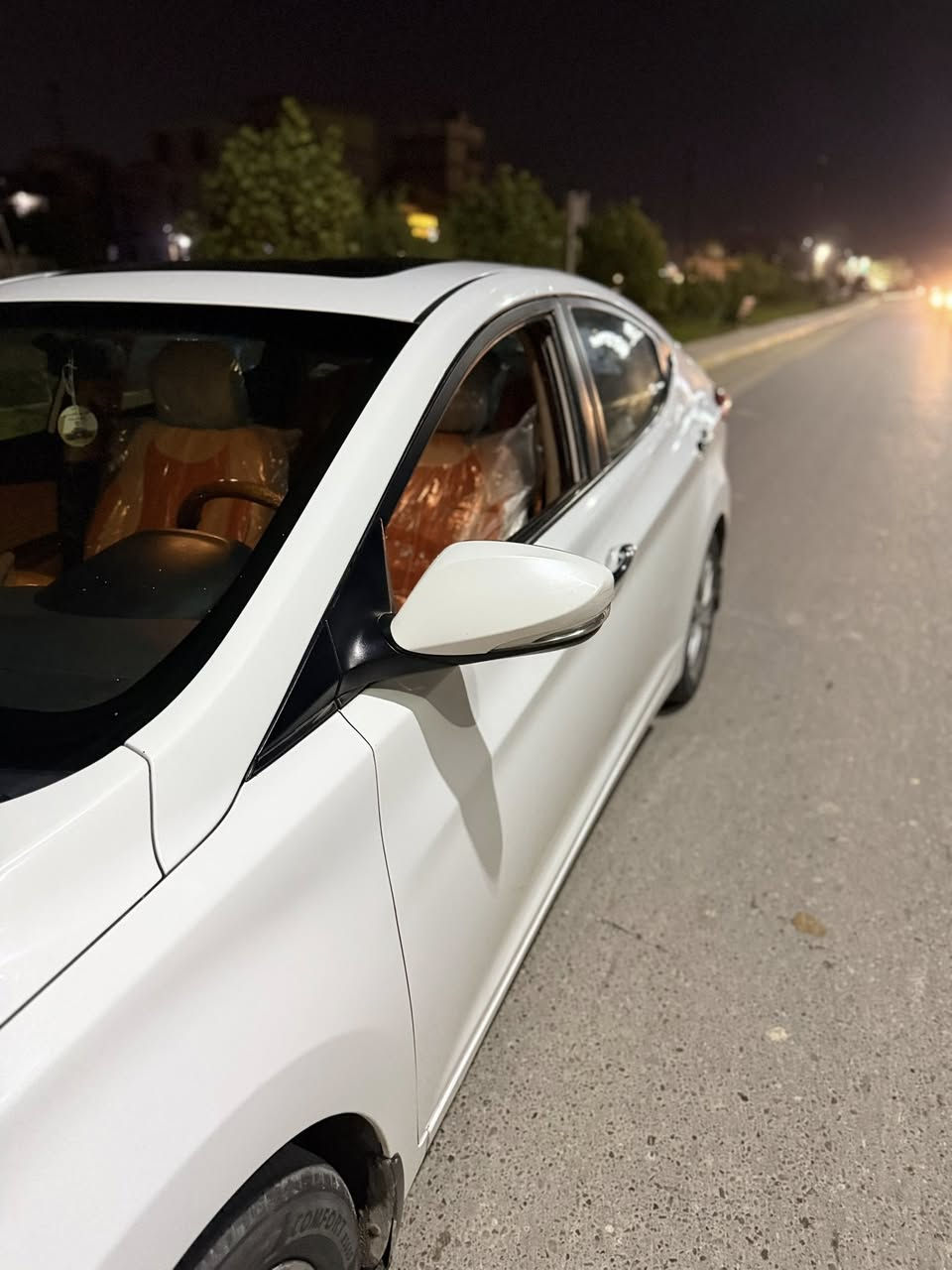 الانترا خليجي  2015
خليجي فول مواصفات 
.
فتحة سقف 
.
تحكمات ستيرين
.
٣ انضمه قياده 
.
شاشه أندرويد 

كفاله عامه بيها بارد قليل ب الجنطة فقط
محرك 1.8 
جاهزه من كلشي السياره 
مكان السياره كربلاء 
الرقم ***********
السعر ١٣٥ وبيها مجال
