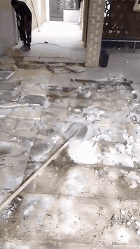 موجود كادر تفليش جدران قلع كاشي تفليش كونكريت رفع أنقاض نشتغل سكريت شغ...