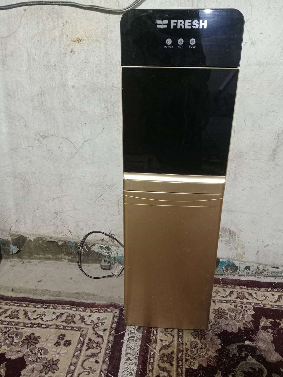 ثلاجة مكتبية وبراد وماطور وسخان 
البراد #فريش حار وبار وثلاجة صغيرة جوه ٦٥ألف
الثلاجة بابين ماركة #نوال نظيفه جداً ٨٠ألف 
نواب الضباط يم مصور الوان ماكو توصيل
ماطور #مي الأصلي  ٣٠ الف 
سخان #اكبر حجم ٥٠ ألف 
الخاص للجادين فقط


**إذا كنت صاحب هذا الإعلان وتريد حذفه لأي سبب، رجاءا أرسل رسالة إلى الدعم الفني**