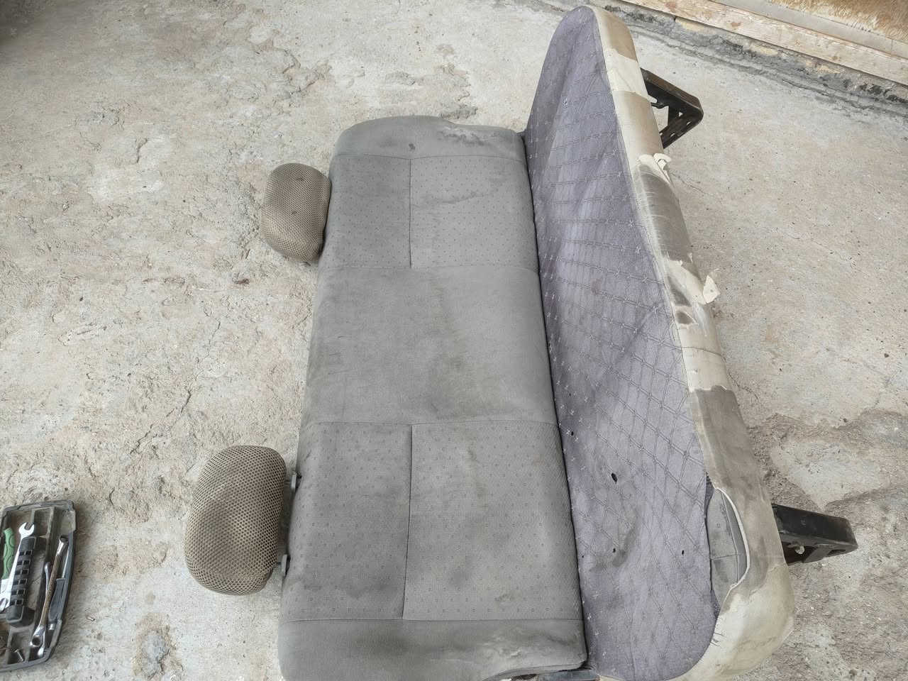 من رخصة الادمن
#للبيع #للبيع 
تخم كشنات  منغولي 14 
نضافه 80٪
 3 قلابات بيهن 
السعر 400 

***********
