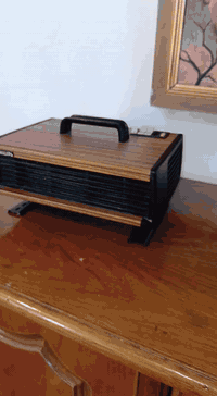 هيتر فان كهربائي صناعه بريطاني قديم(فلبس) 2000واط  نسبة نظافه ٩٩٪ 
السعر ٧٥ للاتصال ***********
