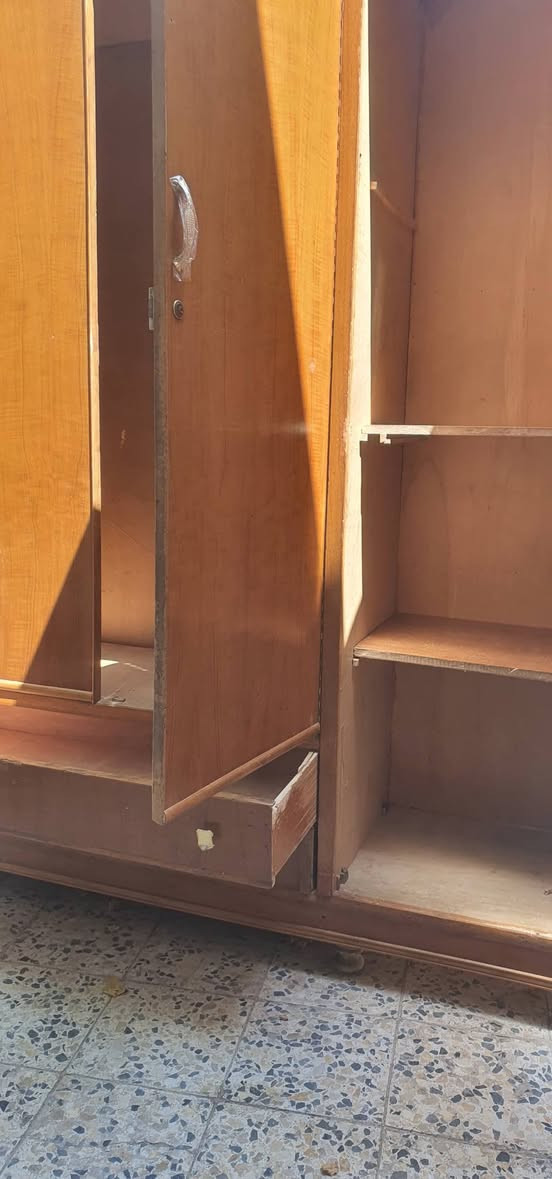 كنتور ٤ أبواب صاج تفصال درجه اولى بلوك  نظيف الظهر فريم براغي الصور ما واضحه لان الضوء مو تمام بالحقيقه احلى خمسه ميل خلف ساحة الصلاة السعر ٢٥٠


**إذا كنت صاحب هذا الإعلان وتريد حذفه لأي سبب، رجاءا أرسل رسالة إلى الدعم الفني**