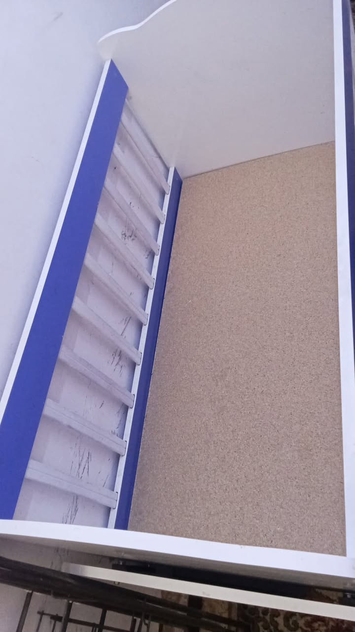 السلام عليكم
كاروك للبيع حديث جدا مع مندر طفل حديث
استخدام قليل 
للاستفسار ***********
