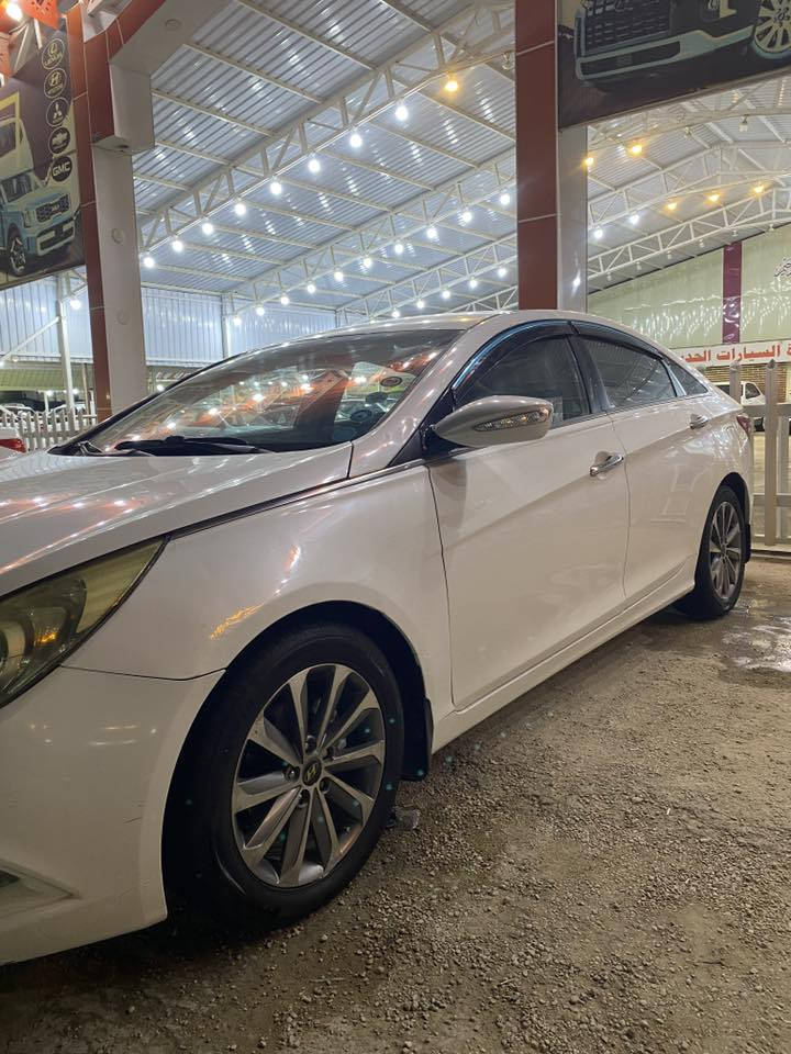 السلام عليكم
سياره سوناتا 2011 خليجي 
مكينه صار اسبوع من شادها 2400دوش خليجي 
حداديه تبريد كير اكسل كله جديد 
بيها ٣ قطع تبديل بدون ضرر دواخل 
سياره خير من الله مال جناي اقره قبل لا تتصل 
رايدها 110وبيها مجال قليل 
مكاني نجف عباسيه

***********
***********
