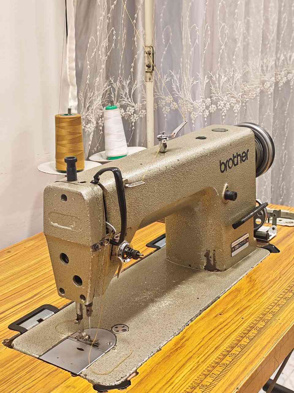 السلام عليكم
ماكنة خياطة برذر ياباني أصلي
نظافتها تقريباً 70٪ صالحة ماناقصها شي
السعر ١٦٠ الف أو بيها مجال قليل العنوان بغداد - الزعفرانية للاستفسار الاتصال على الرقم ***********
