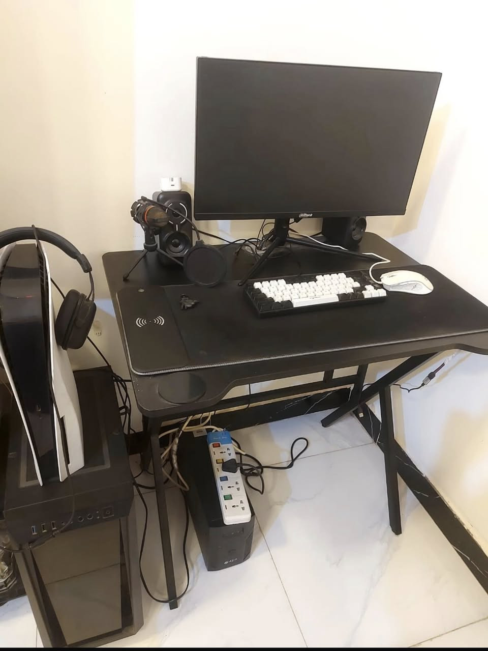 تجميعه حلوه وقويه ونظيفه استعمالهه بسيط ونتركت وسبب البيع محتاج فلوس نظافتهه 95‎%‎
مراصفاتهه 

Ci512400F
H610M-K
RAM16G 3200HZ WOLF RGB CL-18 
RTX3060 ASUS DUAL 12G
SSD 2 TB MASS SAYAL III
SSD 1  TP WOLF SATA
P650W AZZA BRONZ 
CASE GAMDES TALOS  M1 

شاشه 
dAHUA  E231-24\ 165HZ-IPS-1MS
KEYBOARD MEETION MK 005
MAUSE  MEETION GM22

تواصل واتس او اتصل والخاص مفتوح 
***********
بغداد المشتل
