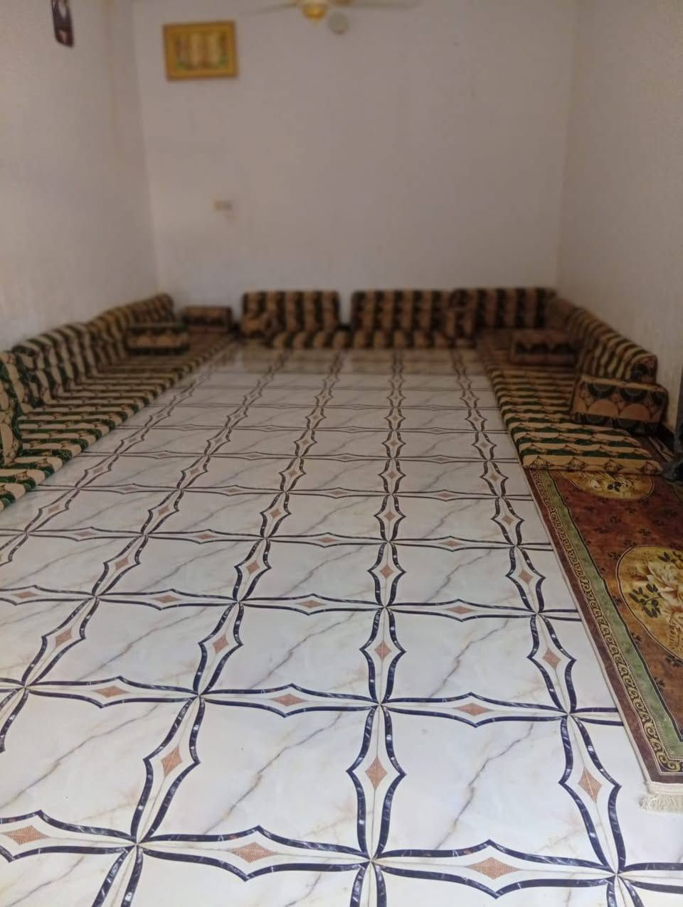 السلام عليكم
#دار_للبيع
دار للبيع الحي العسكري2  قريب علشارع  الحولي مساحة200 م +فضله30م  يتكون من استقبال 7*4 وصاله5/4 وموزع8×5 ومطبخ حار2×3 وبارد5×3 وغرفتين 6*4 و 5*4  ومنور  مع حمام داخلي  وصحيات خارجيه شارع30البيت بضهره  بناء بلوك  2018 للاستفسار  التواصل خاص متوفر  أو على الرقم***********
