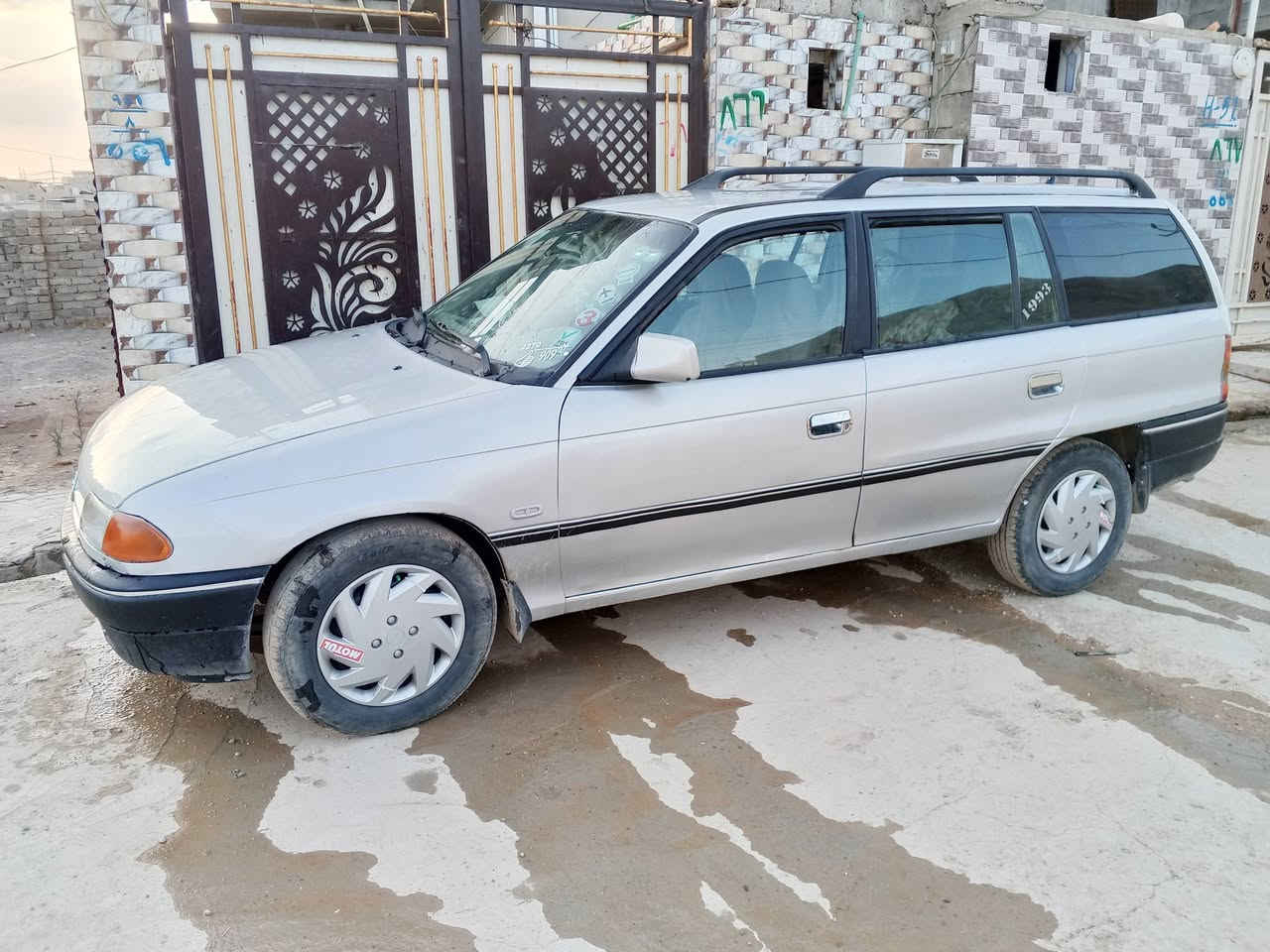 استره للبيع سنويه الي 2031 هزه جديده رقم مسطره دهوك سيارة بسمي السعر خاص اتصل على ارقام ***********
***********
