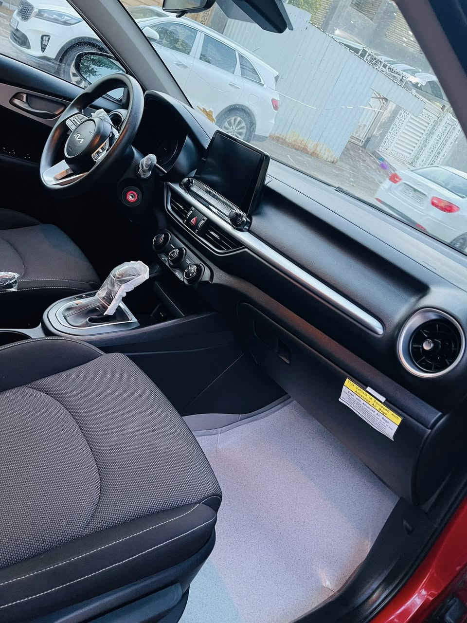 كيه فورتي لؤن مشمشي للبيع موديل 23سياره ماشيه24رقم ميسان معوقين وكاله عامه صور حادثه بالمنشور بجم كبس سياره جديده وما متعوبه ويله وتايره موجود سياره ويل كب  السعر157اليريده يخابرني ويدلل ما متواجد على فيس ***********
