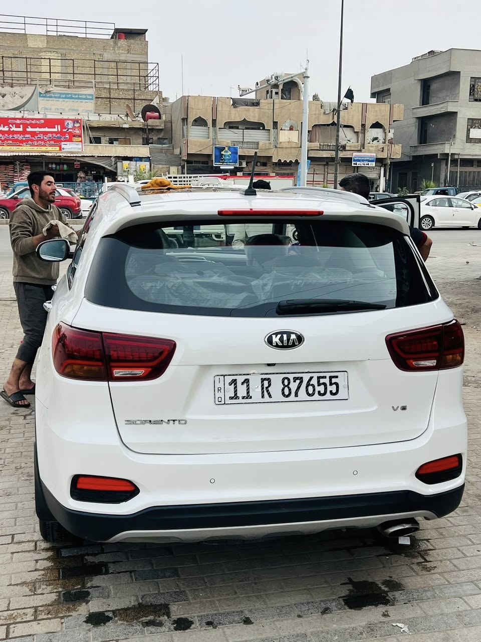 السلام عليكم سورنتو موديل 2019 شكل ال20  سياره خليجي ماشية 91 الف هاي صورها والسونار موجود بل نشر موقع السيارةً 📍بغداد جميله الرقم ***********
