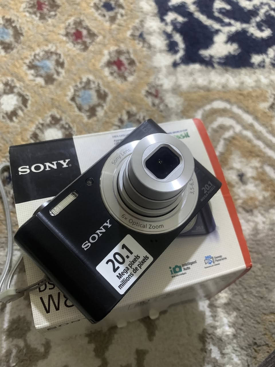Sony Cyber-Shot DSC-W810 

In original box ✅
With original catalogue ✅
With original battery ✅
With original Charger & adapter ✅
Excellent condition like new ✅


**إذا كنت صاحب هذا الإعلان وتريد حذفه لأي سبب، رجاءا أرسل رسالة إلى الدعم الفني**