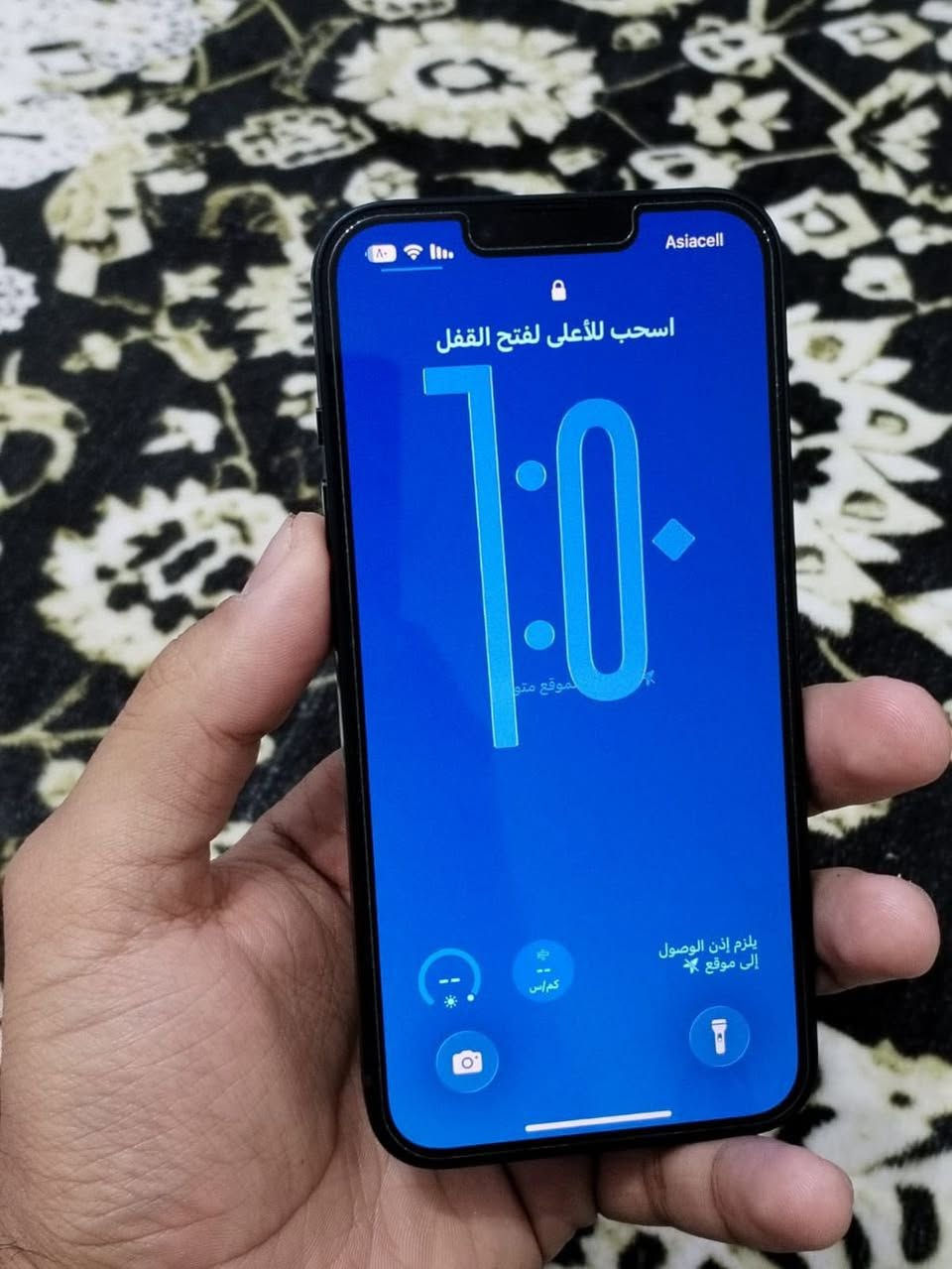 آيفون ١٣ عادي مكفول من كلشي شخط واحد ما بي بطاريه ٩٩ للاستفسار ***********
