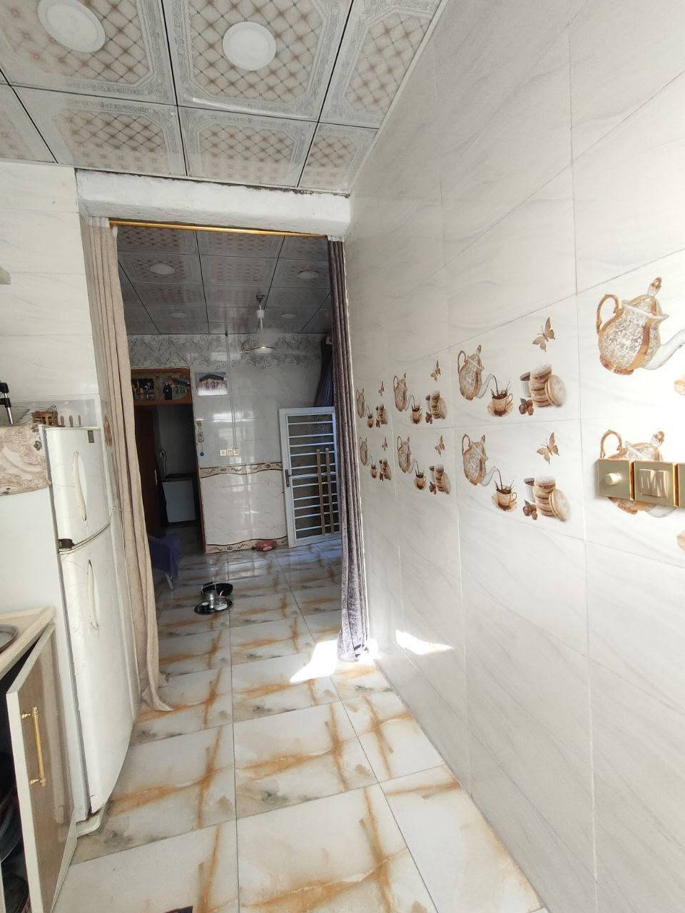 بيت 50 متر طابو زراعي  مربع طابقين  غرفه فوك وغرفه  وصاله  ومطبخ وصحيات فوك وجوه جاهز درجة اولى شارع سكلة الكرعاوي بالنص  رقمي ***********
