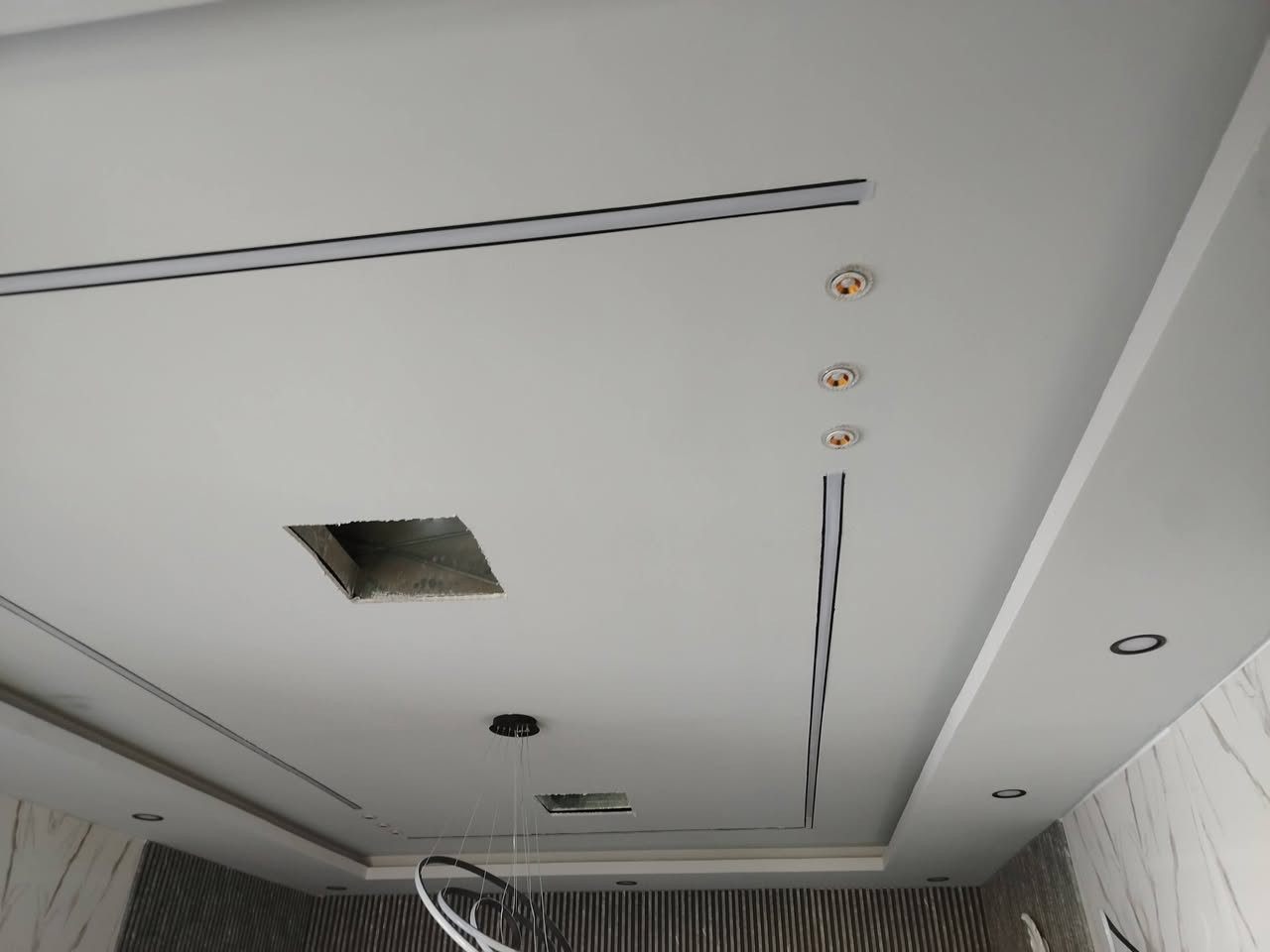 سلام عليكم
ديكورات مغربي متفرغ حالين
الشغل هندسي
 وبسعر مناسب كلش
نموذج من اعمالنا 
جميع ديكورات 
1- جبسن بورد و تغليف الجدران  بوكسات قواطع مغربي +  بورد + بوردx
2- فلين + بديل خشب+  
3- ديكور بلازمة. 
4- سحبات داخليه وخارجيه
5- نشتغل جميع محلات والمجمعات  بكادر مميز
يوجد لدينا كادر مجمعات بسعار مناسبه جدن
التواصل *********** واتساب
