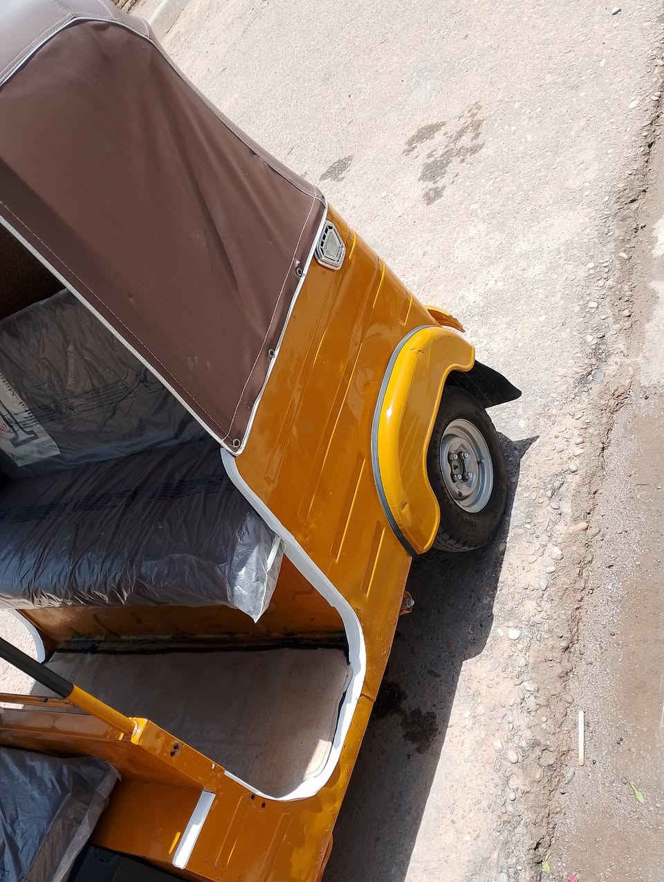 السلام عليكم تكتك البيع موديل 20 ،،، وراق شهر 8،،،، وكيل شاكر ابو المجر ،،،، الكشره مكفواله من الصبغ والمعجون  هاذ رقم راعيه  مستعجل عله البيعه***********
