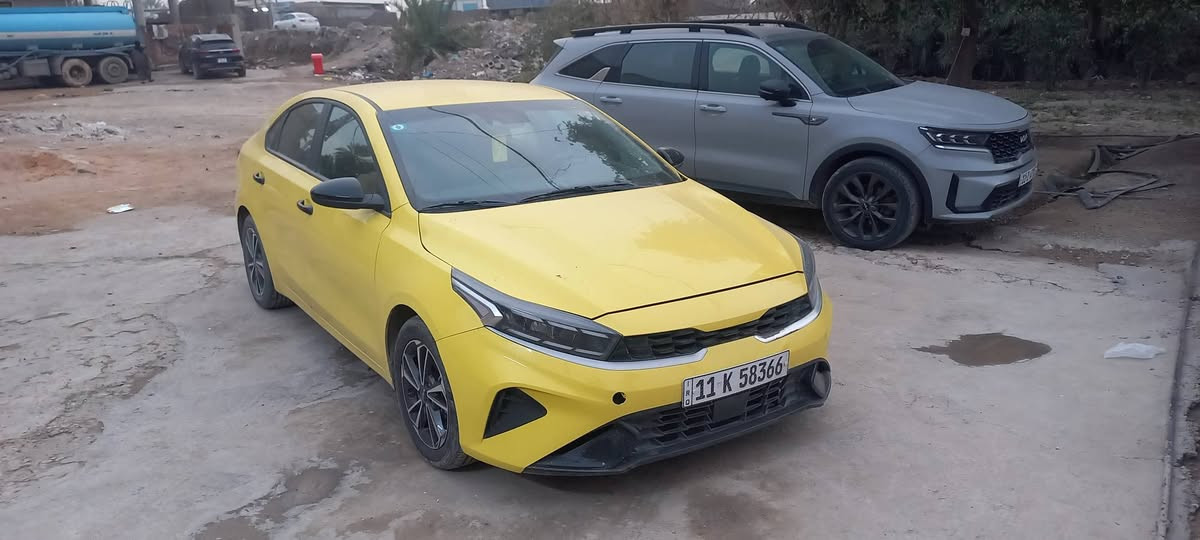 سلام عليكم
كيا فورتي موديل 2023نص فول 

وارد امريكي 

رقم بغداد خصوصي

صور الحادث مرفقة بالمنشورمكينة ٢٠٠٠

رادار تحديد مسار وتنبيه وتوقف

کامرة خلفية دوارة

شاشة وسائط واندرويد اوتو

تحكمات ستيرن 

مانع انزلاق /بغداد السعر١٤٠ وبيها مجال قليل ***********
