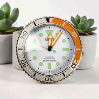 ساعة جدارية • فخمة • صامتة