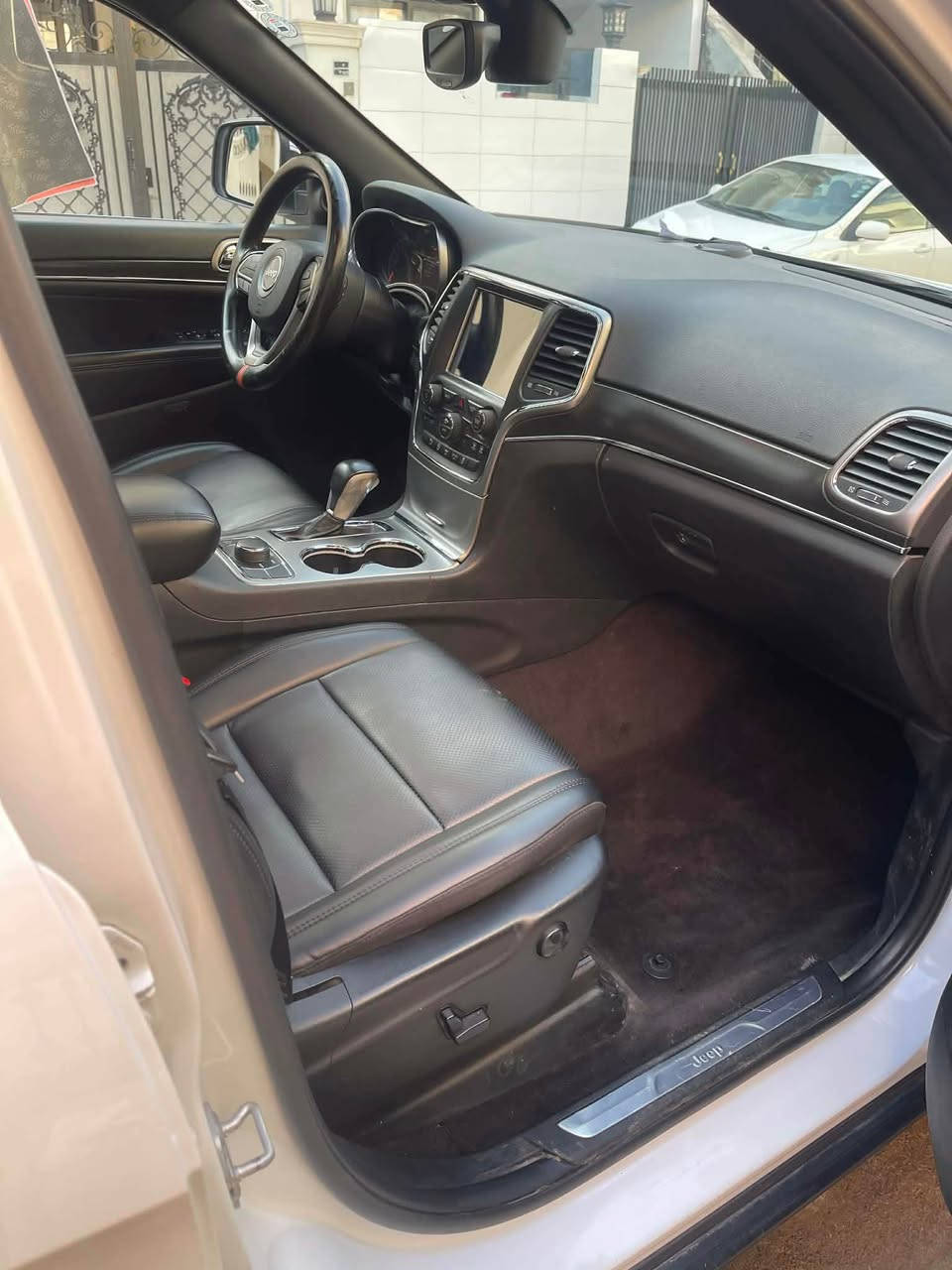 گراند شیرۆکی ٢٠١٨ خلیجی limited
کلین بەس چاملغەکی کەمەک کارتی هەیە
پانوراما
دبل ئەکسل
شاشە گەورە کوشین سارد و گەرم 
٧٧ هەزار ڕۆیشتیە
سندوق شفت
کوشین خەزن
سعری ٢٦٥ و مجال
*********** أربيل, العراق
