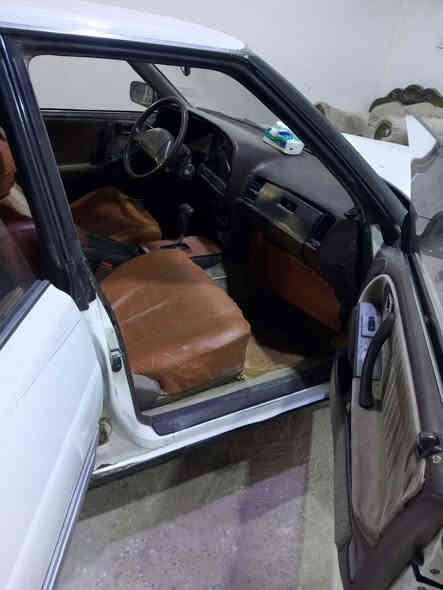 سلام عليكم  هارتوب 1991 مكفوله من الگص والنقل والضربه والصبغ مكينه وگير2500 رقم انگليزي سنويه 30 ميسان  تحول ثاني يوم السعر 38 ه‍ ***********
