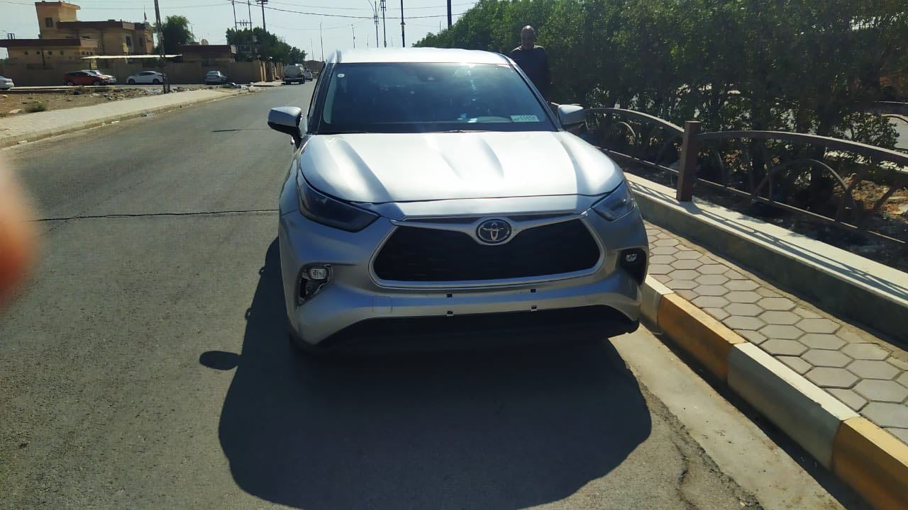 تويوتا هايلندر 2024  هايبو د سلفري مكينه 2500 تيربو تبديل جاملغ ايمن الشواصي والغود مكفوله الايرباكات سليمه الضرر كما موضح في الصور غير مرقمه تترقم اين ما 
ماشيه 16500 
يحب المشتري مجاني السعر 310 ورقه
ترقم عله الدوله مجاني الترقيم اي محافظه 
الاتصال على ابو ايمن ***********
