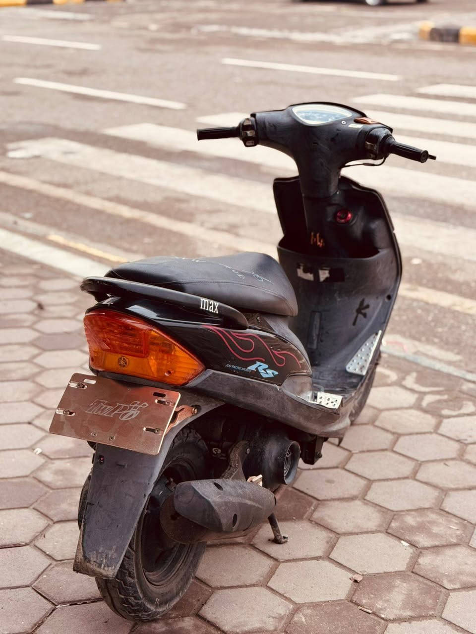 سلام عليكم 🤍
دراجه ماكس للبيع عليه تزويد صدر كدام كامل +شيال مكينه + قطره +قبق افلاوين 
مكاني واسط قضاء الحي 
الرقم ***********
