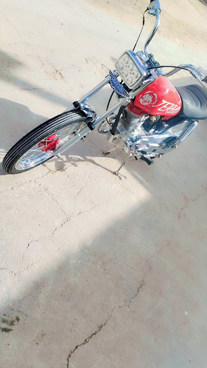 سلام عليكم شباب دراجه البيع يراني محرك تيربو تعمير جديد 2025 رايدها 750 وبيها مجال الطيبيب دراجه كلك وهاذ رقمي *********** مكاني كرمت على الهارثه صيطرت القادسيه
