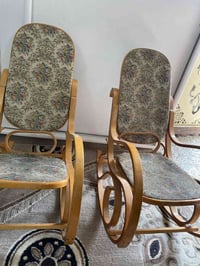 كراسي هزاز • خشب زان • محتاج تصليح