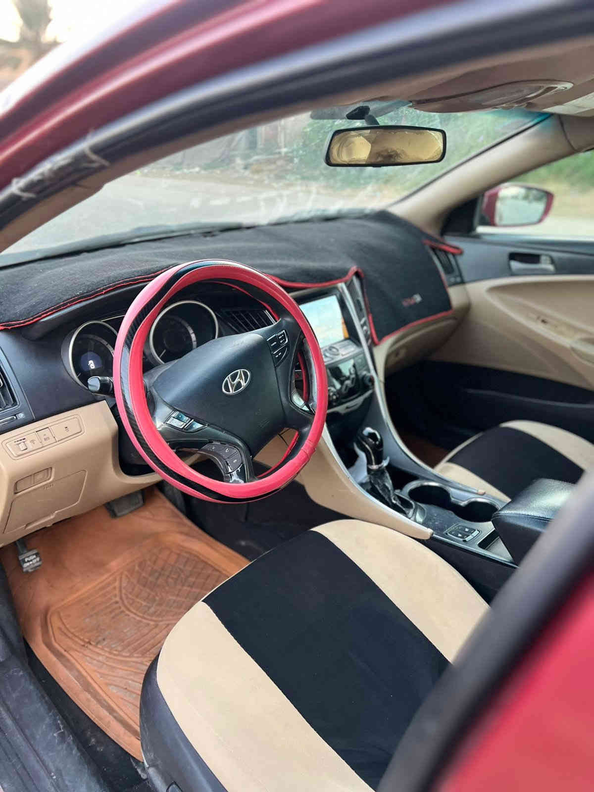 للبيع سوناتا ٢٠١١ رقم بغداد بسمي تحويل ثاني يوم حادثها جاملغ وبنيد  بدون دواخل  وبيها بل عراق بابتين ابيع شرط عل سونار فول مواصفات فتحه اشاير بل مري تحكم جهتين شاشه جبيره داخل بيجي  كشن كهرباء مكينه ٢٤٠٠ جي دي اي كفاله من دخان وصوت وبخار كير سياره خير من الله سعر ٩٢ مجال كلش بسيط
***********
