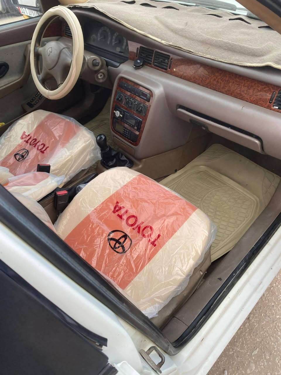 السلام عليكم 
سمند 2012 رقم دولي الجديد سنويه لل30 نضيفه السياره ستوها صاعده هزه كفاله عمامه مابيها لا صبغ ولا خياس فقط بيها باب السايق مبدل نفسيته شركه كير ومكينه وحداديه حلوات سياره ماعايزها شي تجي بعينك وتشوف السعر 43$ وبيه مجال استفسار *********** هذا رقمي وبي واتساب مامتواجد ع الفيس
