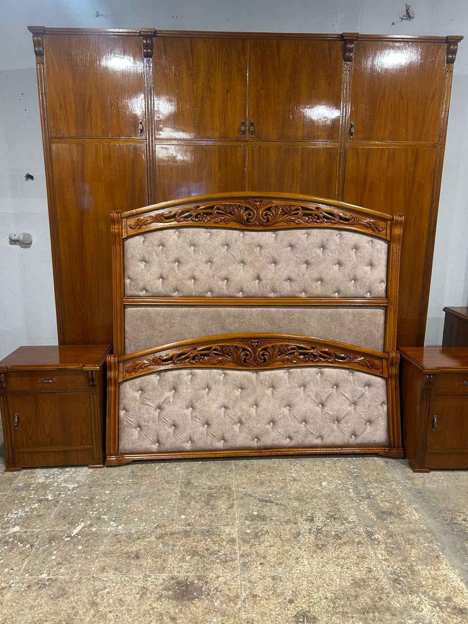 غرفه للبيع ⚜️🔱🔱
4 باب ملحق 🚪صاج زان مصري موديل التخت كلاسك  فصال حيل ثقيله تكمه ونظيفه شغل توصي ثقيل ظهر الكنتور جمبر
للاستفسار الاتصال على الارقام 
اسيا 📞(***********)
كورك📞  (***********)
عنواننا
الحدباء معرض ابو حسون قرب مرطبات البحرين❄️⭕️⭕️
