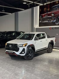 هايلوكس TRD • ٢٠٢٥ • V6 بنزين