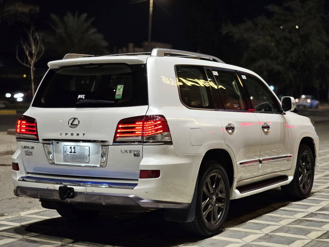 للبيع او مراوس 
لكزز  2014  بريم السيارة جديدة وجاهزه من كلشي 
مواصفات فتحه سقف داخل قرميدي كشنات جلد 
كشنات كهربائي وتدفئه وتبريد وخزن ميموري تحكمات ستيرن ستيرن كهربائي ردارات جوانب 
5 كامرات 5 بصمات تحديد مسار شاشه جبيره 
جكات تصعد تنزل انضمه قياده سبورت ايكو 
فور ويل تخم تاير تبريد مركزي شاشه لمس 
مري كهربائي دخول ذكي صندوق كهربائي ثلاجه 
لايت زنون اصلي سيارة بيها بارد قليل
والصنودك الاسفل مفتوح فقط والباقي كفاله 
رقم بغداد ومكانها بغداد السعر 410 ورقه 
للأستفسار ***********
