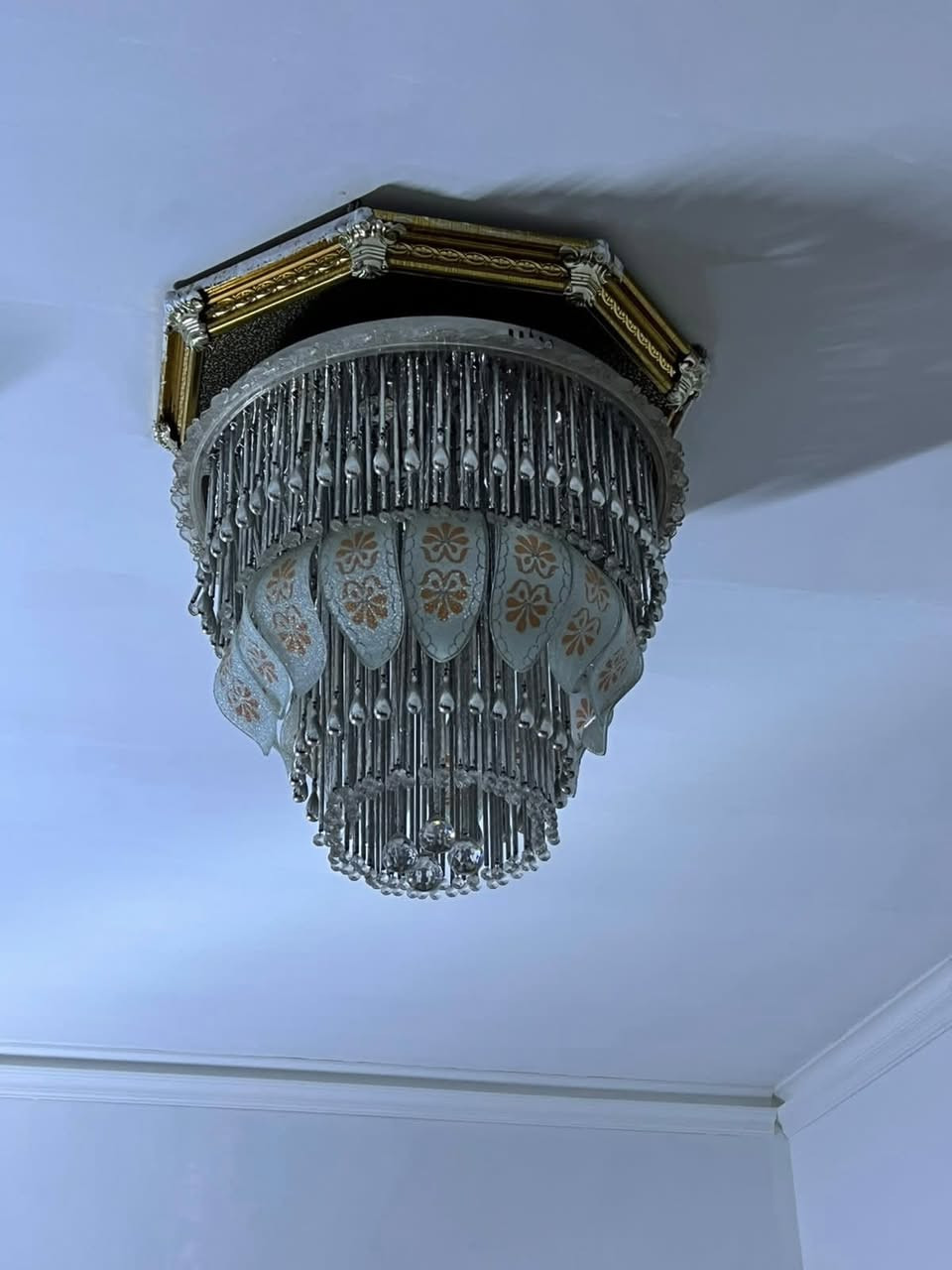 ثريات زوج ثنين كبار بلوتوث صوت والوان 
مدينه الصدر السعر خاص


**إذا كنت صاحب هذا الإعلان وتريد حذفه لأي سبب، رجاءا أرسل رسالة إلى الدعم الفني**