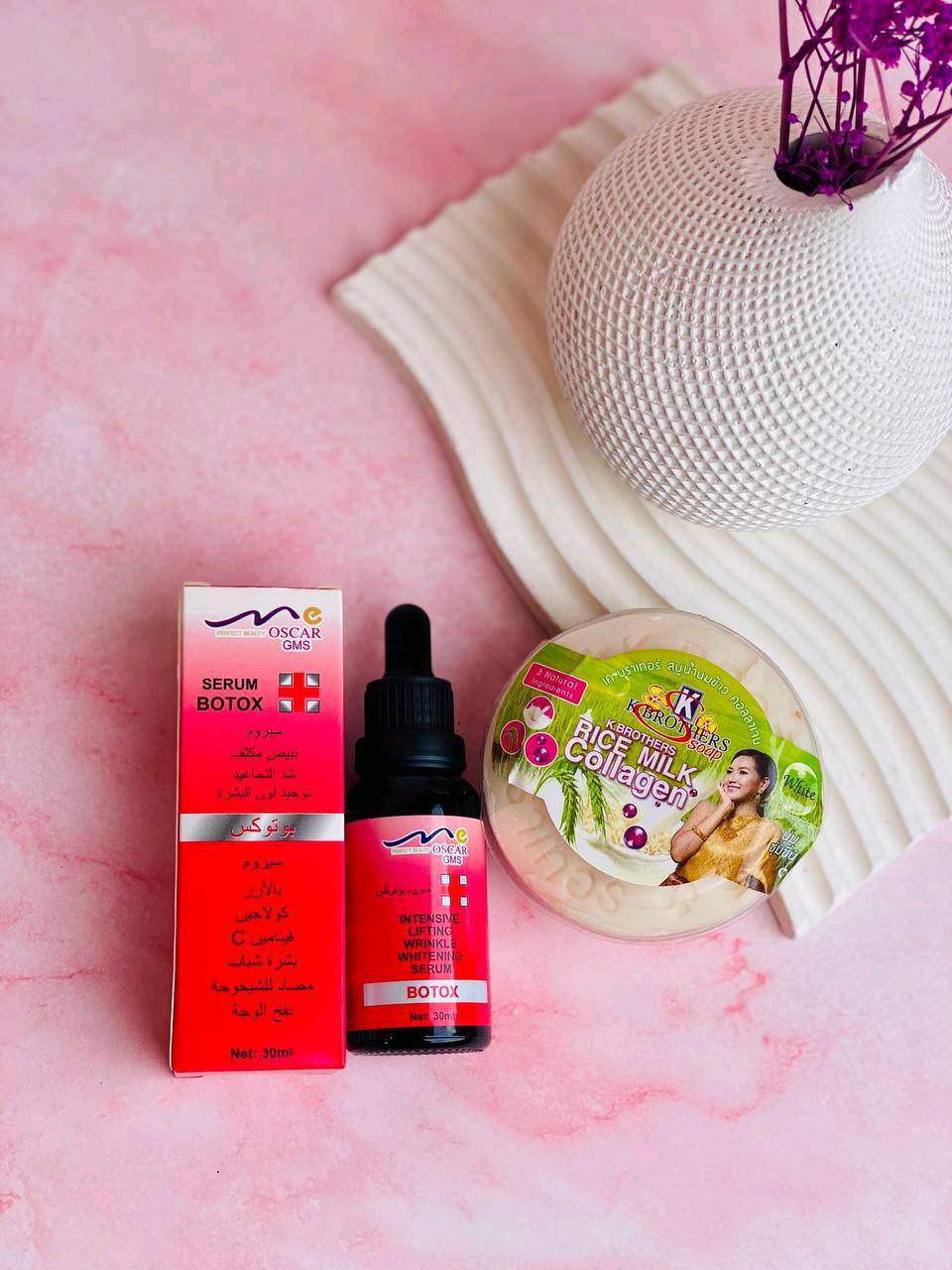 هذا العرض المميز يتضمن سيروم بوتوكس من Oscar GMS وصابون Rice Milk Collagen من K Brothers. يتميز السيروم بفعاليته في شد البشرة وتفتيحها، بينما يعمل الصابون على تغذية البشرة بالكولاجين الطبيعي لرطوبة ونعومة مثالية. تمتع ببشرة موحدة وخدود ممتلئة مع هذا الحل المتكامل للجمال الطبيعي.
