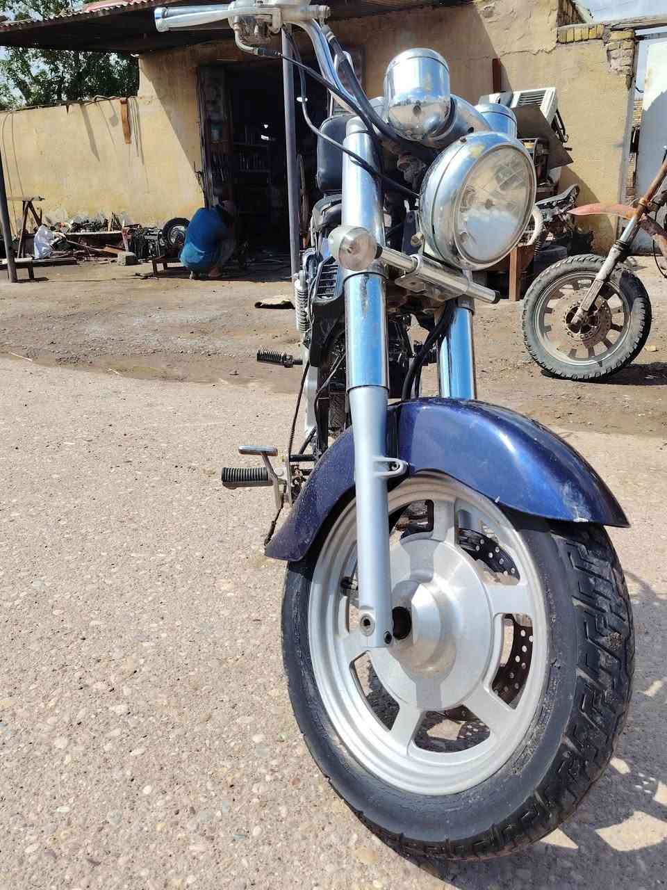 دراجه هارلي للبيع بدون مكينه كشن  تانكي كامله عوزها بس مكينه ***********
