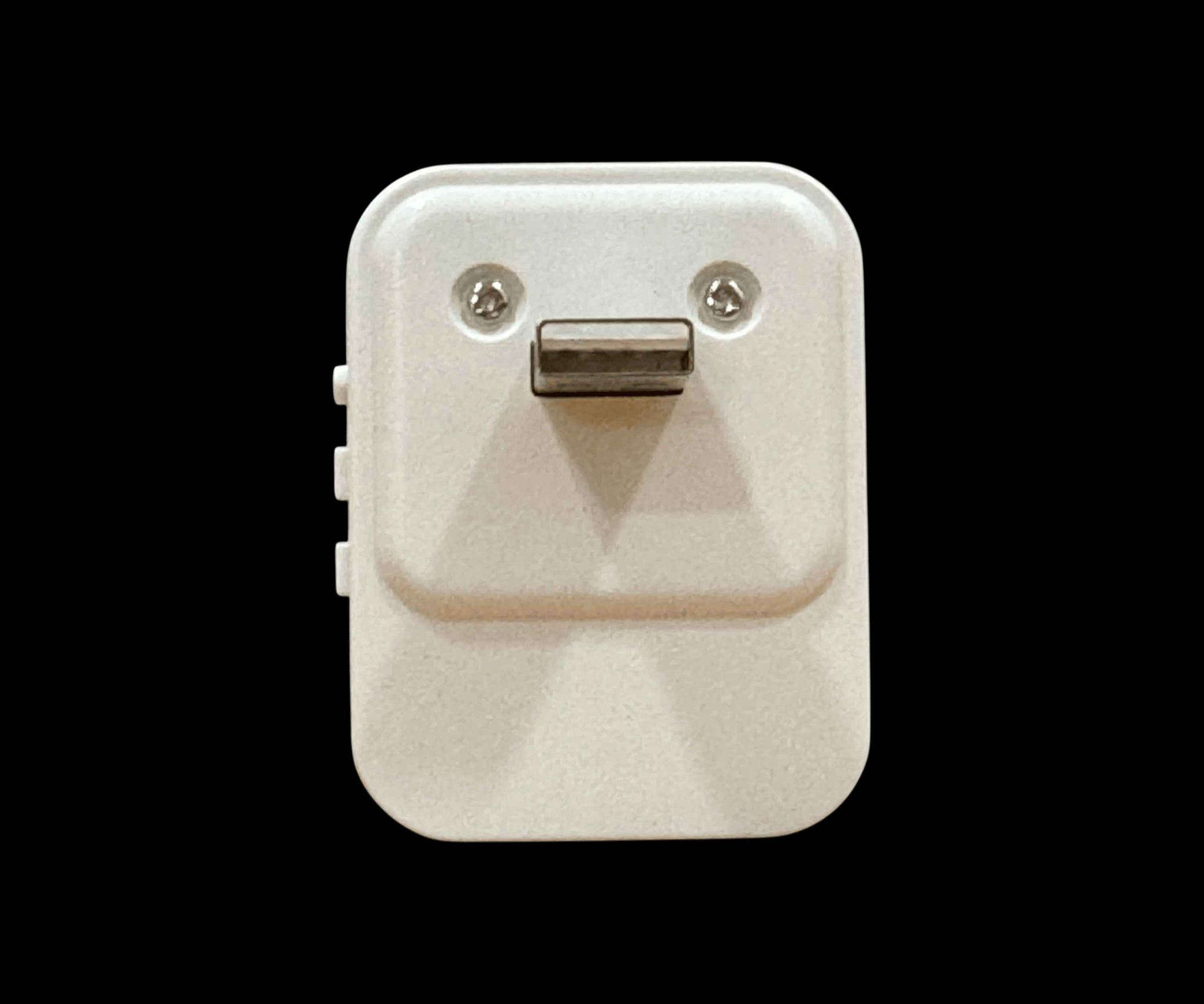 جرس باب ذكي

المميزات

كاميرا بدقة عالية (HD) مع زاوية رؤية واسعة

تواصل صوتي ثنائي الاتجاه: تحدث واسمع الزائر بوضوح من خلال المايك والسبيكر

رؤية ليلية: رؤية واضحة في الظلام لحماية منزلك 247

اتصال Wi-Fi يدعم 2.4GHz ويعمل مع تطبيق خاص على الهواتف (مذكور على الدليل)

بطارية طويلة العمر قابلة لإعادة الشحن عن طريق منفذ Type-C (كيبل مرفق)

تصوير تلقائي عند الضغط على الجرس وإرسال إشعار فوري إلى الهاتف

دعم التخزين السحابي لحفظ الصور والفيديوهات

جهاز تنبيه منفصل (Chime) يُصدر صوت جرس داخل المنزل – يعمل بدون أسلاك

طريقة الربط

تنزيل التطبيق من خلال الباركود الموجود في الكتالوج اسم التطبيق (Kement)

الضغط على خيار Add Device ومن ثم اختيار (Little Doorbell) وبعدها اختيار نوع (Z60)

الضغط المستمر على الجرس لمدة 8 ثوان وبعدها اختيار (Yes) ثم (Next)

كتابة اسم ورمز شبكة ال WiFi

سوف يظهر رمز QR Code يجب تقريب كاميرا الجرس امامه لحين ظهور عبارة (Signup Successful)

تم الربط

محتويات الصندوق

جرس الباب الذكي بالكاميرا

وحدة التنبيه الداخلية (Chime)

كيبل شحن Type-C

دليل الاستخدام الكامل

براغي تثبيت + شريط لاصق

ملاحظات

الجهاز لا يدعم شبكات Wi-Fi 5GHz

التطبيق الخاص بالجهاز متاح على App Store وGoogle Play

يجب شحن البطارية بالكامل قبل الاستخدام الأول (يستغرق حوالي 10 ساعات للشحن الكامل) (لم يتم ذكر سعدة البطارية)

لم يتم ذِكر مدى الاتصال اللاسلكي بين القطعتين لا بالأمتار ولا بأي صيغة تقنية

لكن بما أن الجهاز يعمل عبر Wi-Fi 2.4GHz، فغالبًا مدى الاتصال يتراوح بين (10 إلى 15 متر داخل المنزل مع وجود جدران وقد يصل إلى 30 متر في الأماكن المفتوحة)

🔹 كربلاء, العراق


**إذا كنت صاحب هذا الإعلان وتريد حذفه لأي سبب، رجاءا أرسل رسالة إلى الدعم الفني**