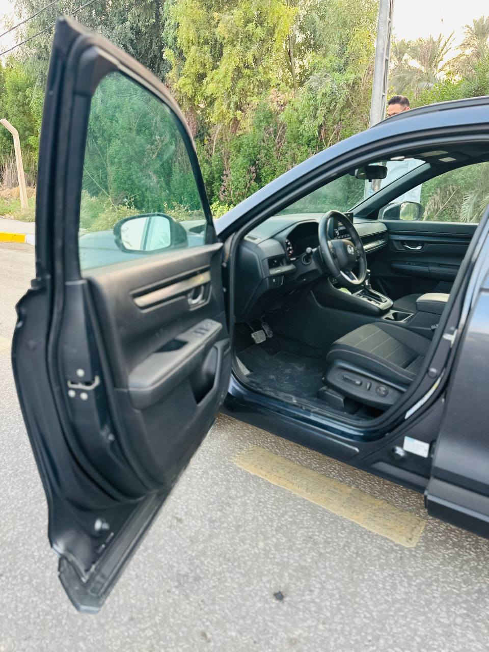 بسم الله الرحمن الرحيم 

السلام عليكم هوندا Crv sport 
مرقم بغداد 
سياره سليمه بدون اي قطعه ولا قطعة صبغ بالسيارة سياره جديده بمعني الكلمه من كلشي جاهزة 
السيارة ماشية 31000
السعر220 وبيها مجال قليل
رقم 

***********
