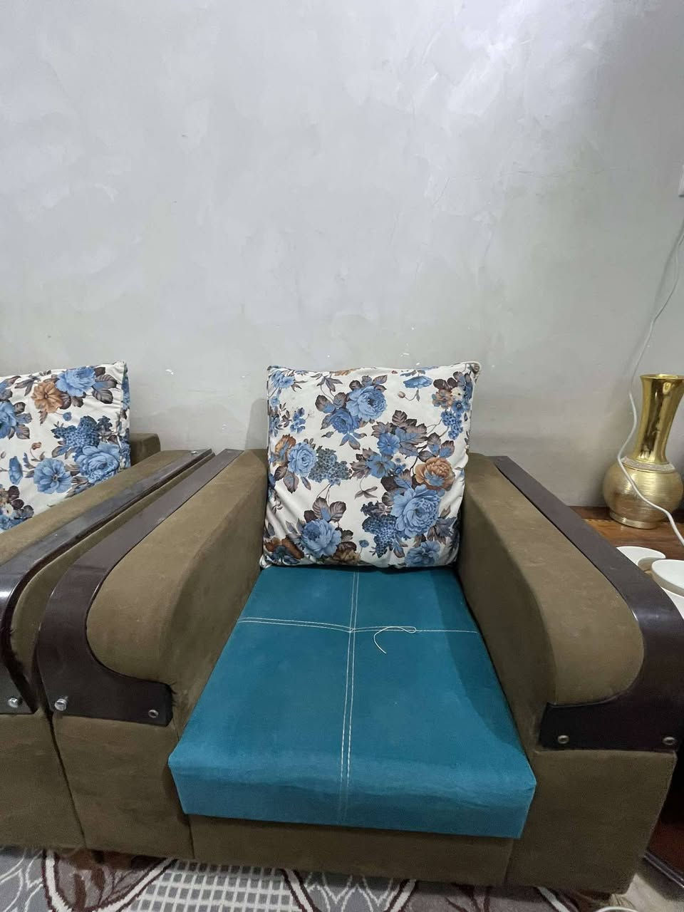 تخم للبيع ٥ قطع ١٠ مقاعد سعره ٢٥٠
عنوان ناصرية تقاطع المنصورية شارع السايدين
 بس شراي يراسلني خاص


**إذا كنت صاحب هذا الإعلان وتريد حذفه لأي سبب، رجاءا أرسل رسالة إلى الدعم الفني**