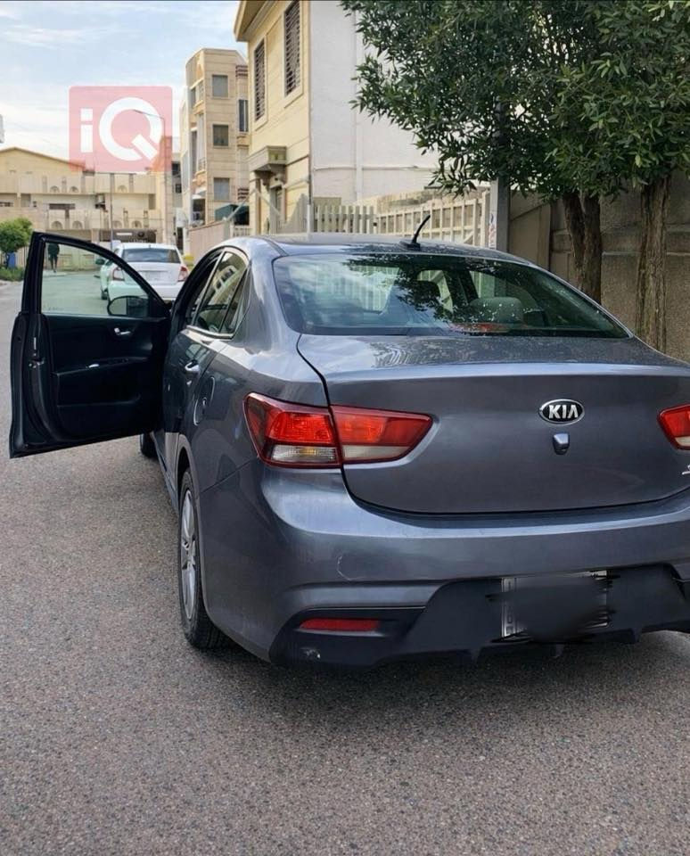 السلام عليكم 
كيا ريو ٢٠١٩ 
ماشيه ٦٨ الف وتبريد ماشالله محرك على ايدي  يخبل .. خلي بانزين ودهن وتوكل 
السعر ٩٥ الف وبيها مجال للشراي 
رقم خصوصي بغداد 
مكان سيديه 
صور السونار موجوده بالمنشور 
التواصل على رقم ***********
