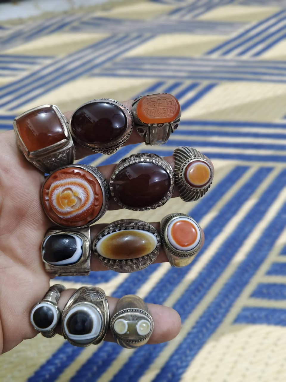 السلام عليكم ورحمه الله وبركاته
خواتم كله قديم وصياغه ثقيله ما ابيع شلعه بس مفرد الي مهتم يتفضل خاص حبايب يوجد توصيل كافه العراق


**إذا كنت صاحب هذا الإعلان وتريد حذفه لأي سبب، رجاءا أرسل رسالة إلى الدعم الفني**