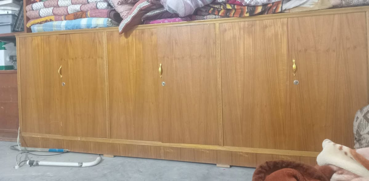 بوفية وشفاطة ثدي الام 
للبيع مكاني قريب على بسماية
