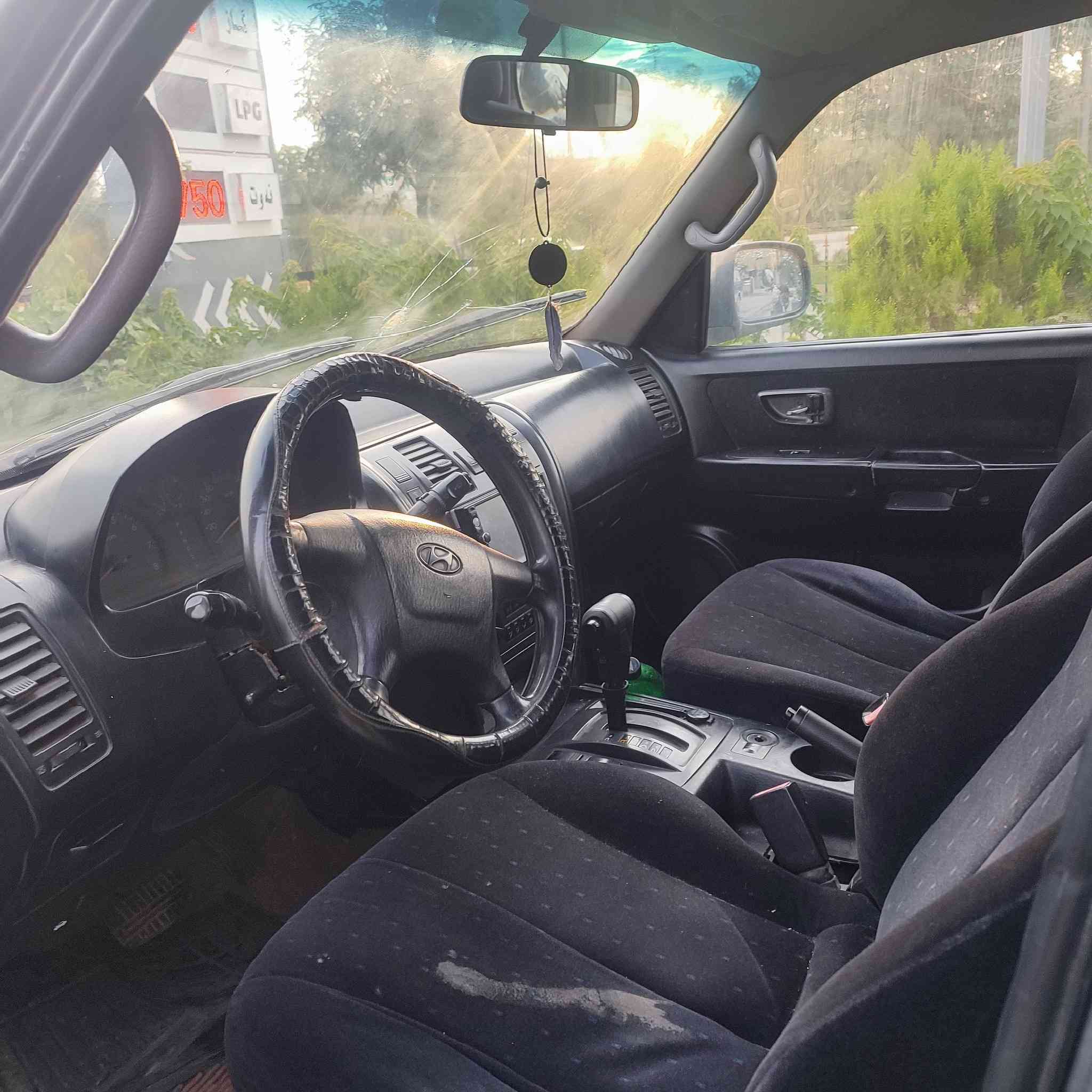 سلام وعليكم ياجماعه
سياره تريكان موديل 2004گيرو مكينه بطه محور بدون سبغ سياره جاهزه من كل شي بشرت تحويل وكاله
سعر85 معامله 

رقم صاحبه***********
