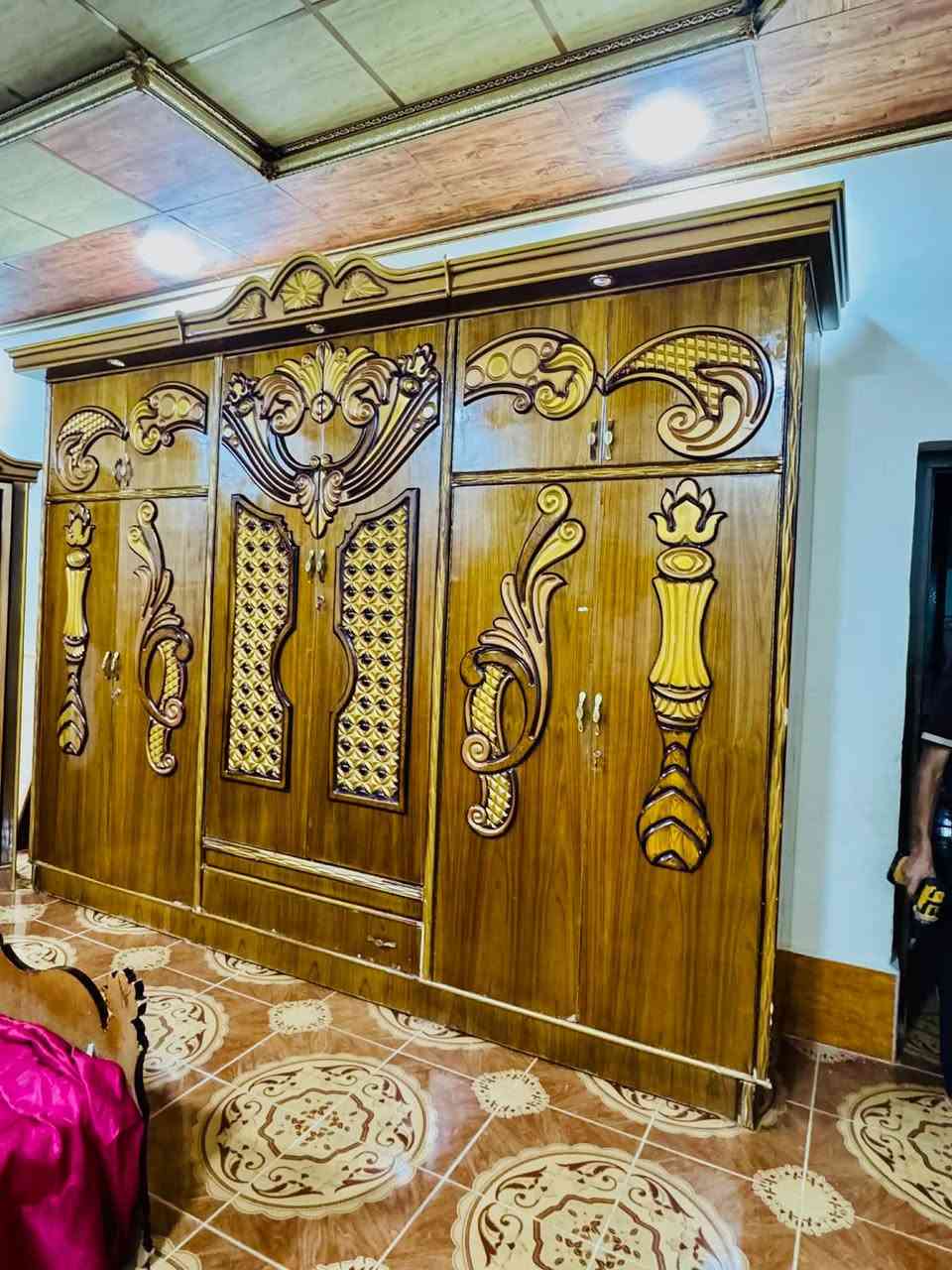 سلام عليكم اخوان غرف نوم عراقي شرط حطاطه ثقيل  لسعر 850 وبي مجال  مكان رمانه يم جسر  ***********
