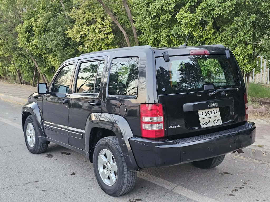 jeep lmrty 2011 دەبڵ ئەکسل فول مواسەفات مەکینەوگیڕو تەبریتوکارەبای و ئەکسلو دەبڵ ئەکسلیش بەشەرت زۆر لۆکە سەیارەکە تەحویلو غەرامەو وەکالەت‌ بەشەرت نرخی 68 گەڵا ژم*********** دار بنديهكان, السليمانية
