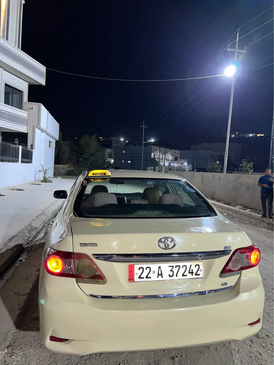 تكسي كوردستان 10 بارجة
سيستةمى غازه
موديل 2013 گيرتووماتيك
بيلادى تكسي
گيرو مكينة تحويل بشرط بةناوى خومة
سةنةوى ژينگة تا 2029 نوية
پيشى كةبسة
سى پارجةى دواوة بوياغة 
نرخى 143 وةرةقة كةميك مجالى تيداية
***********
*********** أربيل, العراق
