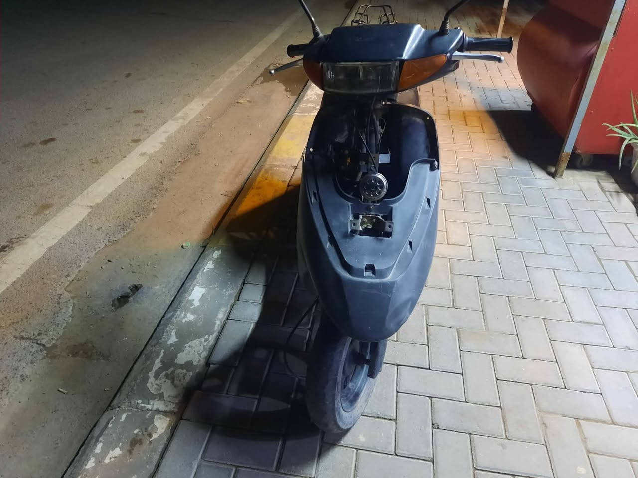 دراجه ٦٠ مامفتوحه  لايتات هورن دبلات شغال
ودراجه شغاله بس تحتاج تنضيف كابريتر 
125 وبي مجال سعرها
***********
