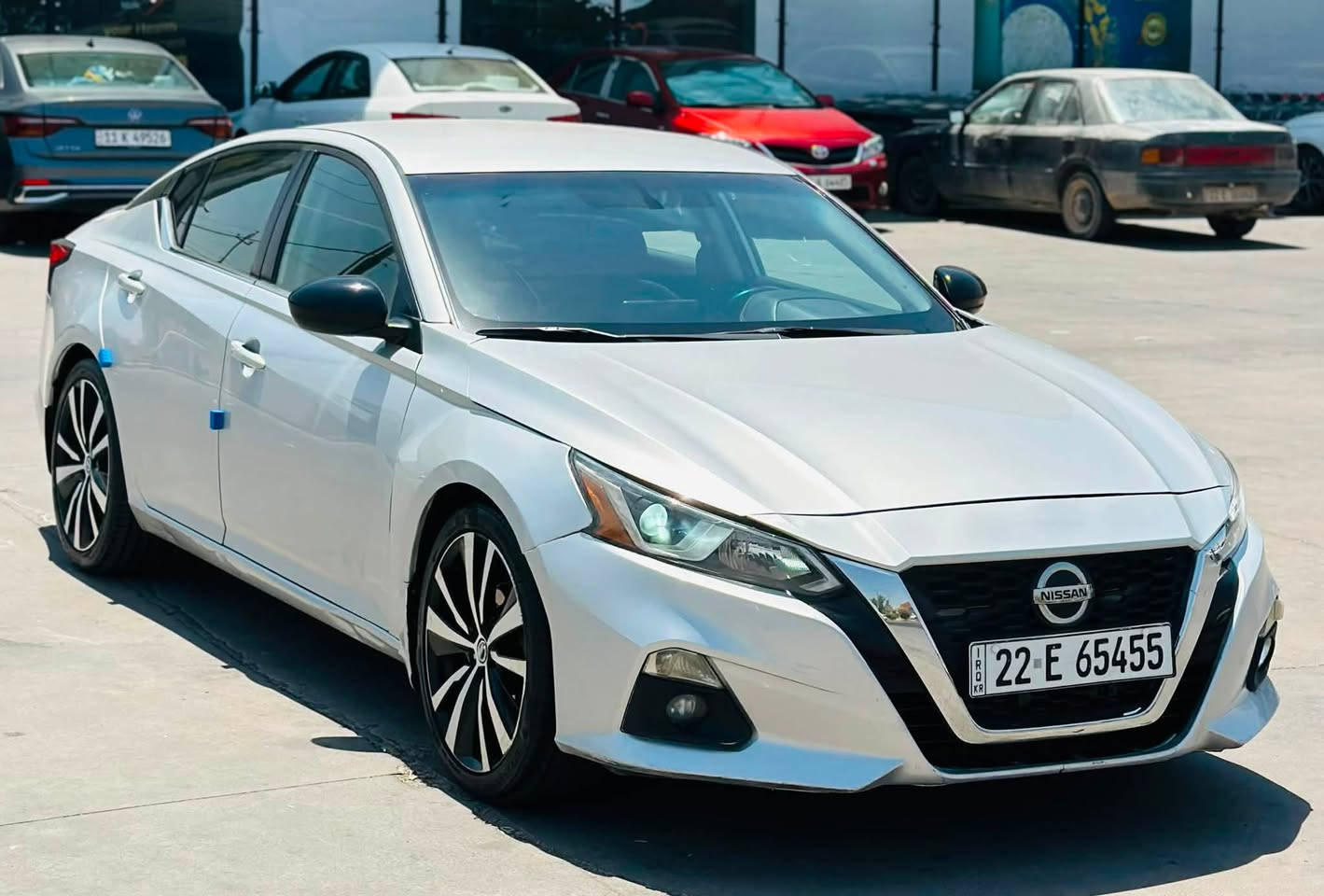 للبيع التيما SR فول ماعدى فتحه 
السعر 128 بيها مجال 
***********
موديل 2019 
الون سلفر 
ماشيه 72 
ويل 19 بلادي 
كير مكينه بشرط 
كاميرا خلفي 
تثبيت سرعه 
تشغيل عن بعد 
بصمه تشغيل 
بصمة ابواب +صندوق 
شفتات ستيرن 
زنون لايتات 
كشن جلد + كهرباء 
حجر بلادي 
تبريد ثلج 
حادثها جاملغ بونيد+جاملغ كلير 
بدون شاصي. بشرط 
1N4BL4CV4KC219887
تحويل ثاني يوم مكان السياره ديالى خانقين
